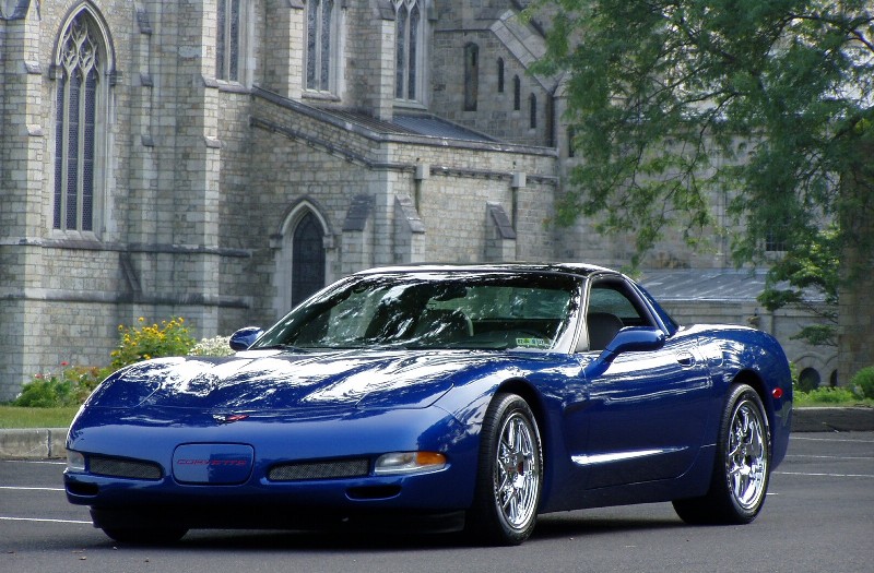 2002 Elctron Blue Corvette